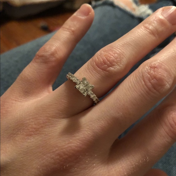 Diamond Ring - Picture 3 of 7